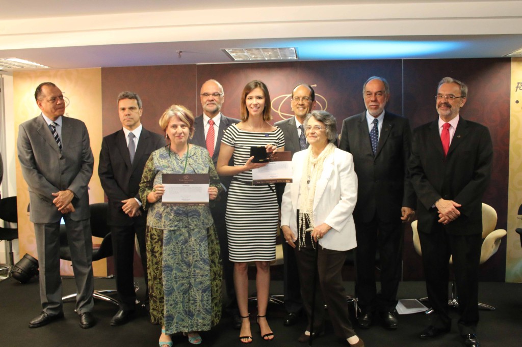 A entrega do Prêmio Capes de Tese e do Grande Prêmio Capes de Tese 2014, ocorreu no dia 10 de dezembro, em Brasília.